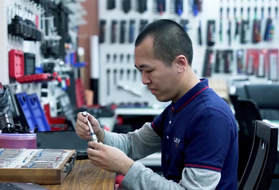 About JIEYI HARDWARE